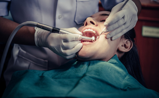 WISDOM TEETH COMING IN? KNOW ABOUT THE CAUSES, SYMPTOMS, TREATMENT AND CARE!